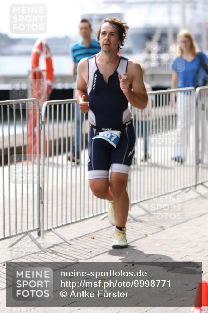 16.08.2026 - KN Förde Triathlon 2026 Antke Förster http://msf.ph/oto/9998771 16.08.2026 13:32:58 Laufen  meine-sportfotos.de