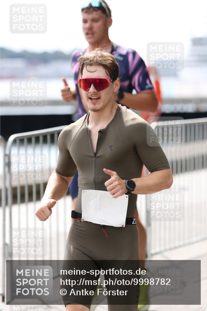16.08.2026 - KN Förde Triathlon 2026 Antke Förster http://msf.ph/oto/9998782 16.08.2026 13:33:12 Laufen  meine-sportfotos.de