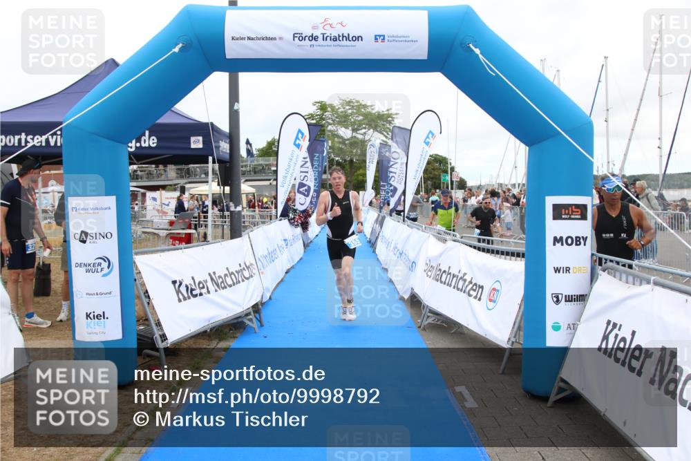 16.08.2026 - KN Förde Triathlon 2026 Markus Tischler http://msf.ph/oto/9998792 16.08.2026 12:09:20 Ziel 355, 355 meine-sportfotos.de