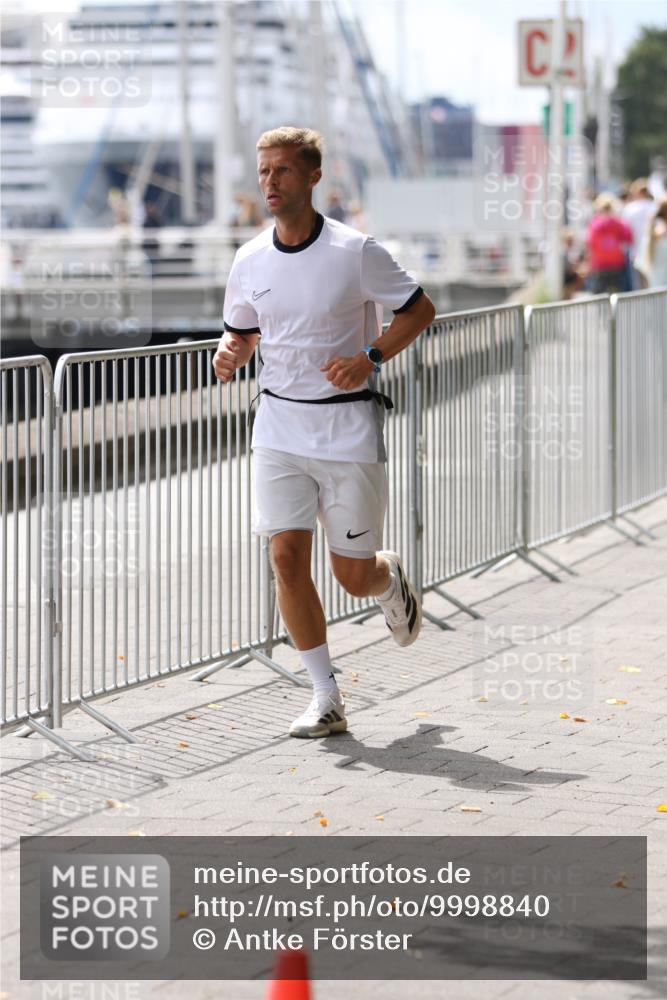 16.08.2026 - KN Förde Triathlon 2026 Antke Förster http://msf.ph/oto/9998840 16.08.2026 13:34:53 Laufen  meine-sportfotos.de