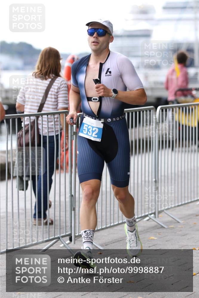 16.08.2026 - KN Förde Triathlon 2026 Antke Förster http://msf.ph/oto/9998887 16.08.2026 13:36:03 Laufen  meine-sportfotos.de