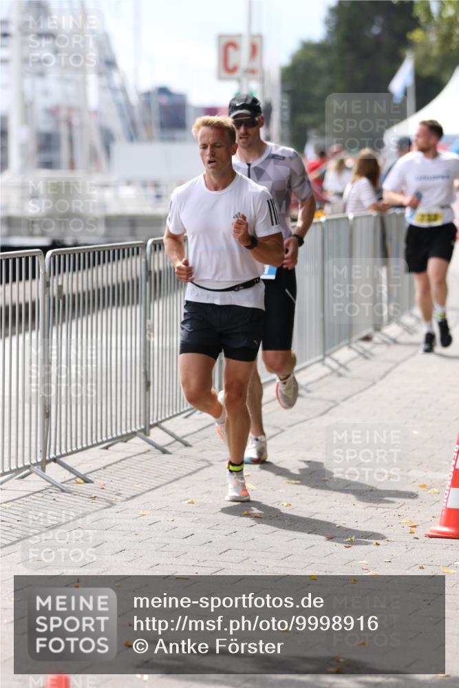 16.08.2026 - KN Förde Triathlon 2026 Antke Förster http://msf.ph/oto/9998916 16.08.2026 13:36:36 Laufen  meine-sportfotos.de