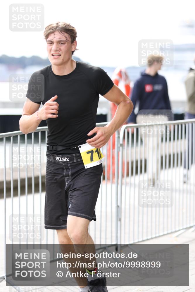 16.08.2026 - KN Förde Triathlon 2026 Antke Förster http://msf.ph/oto/9998999 16.08.2026 13:38:17 Laufen  meine-sportfotos.de