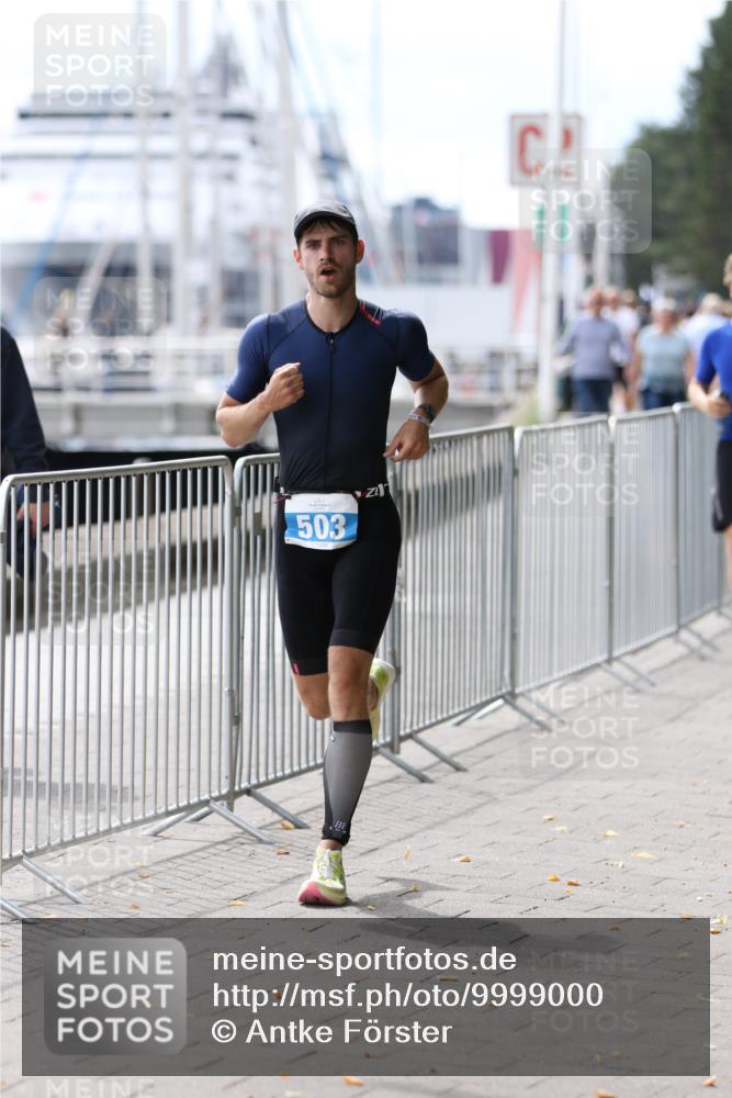 16.08.2026 - KN Förde Triathlon 2026 Antke Förster http://msf.ph/oto/9999000 16.08.2026 13:38:19 Laufen  meine-sportfotos.de