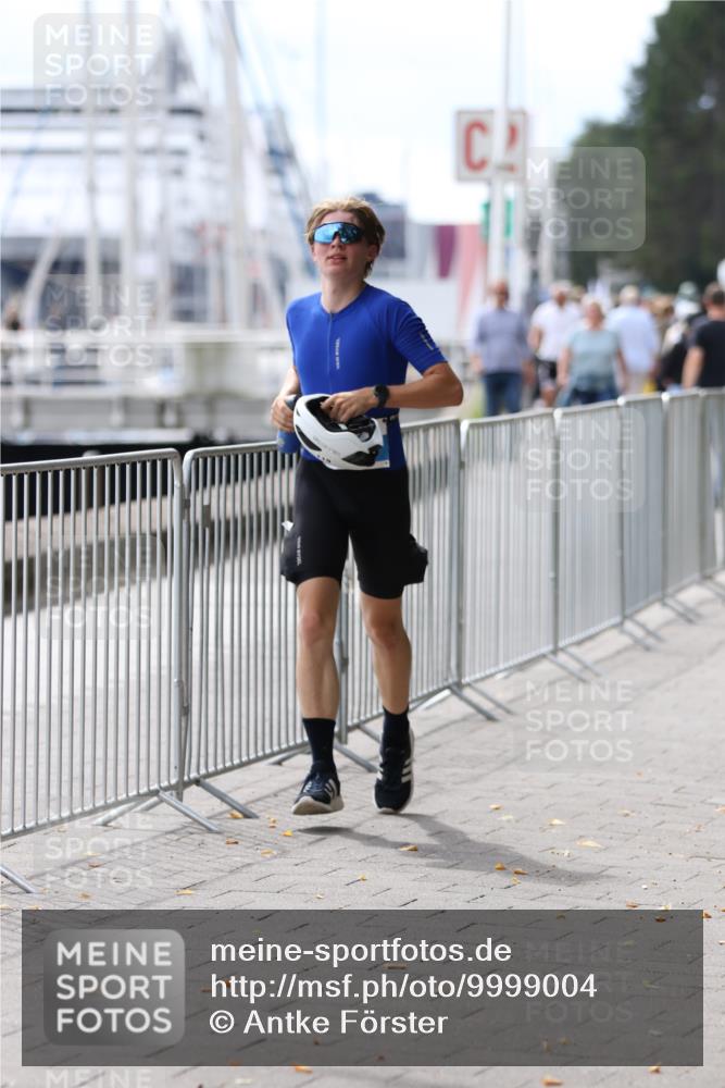 16.08.2026 - KN Förde Triathlon 2026 Antke Förster http://msf.ph/oto/9999004 16.08.2026 13:38:22 Laufen  meine-sportfotos.de