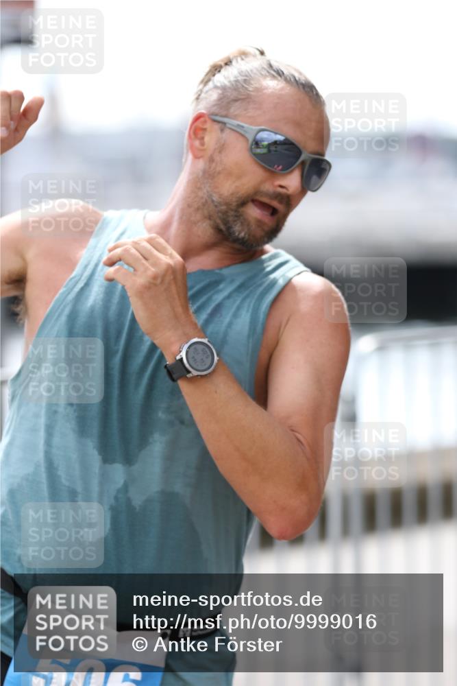 16.08.2026 - KN Förde Triathlon 2026 Antke Förster http://msf.ph/oto/9999016 16.08.2026 13:38:31 Laufen  meine-sportfotos.de