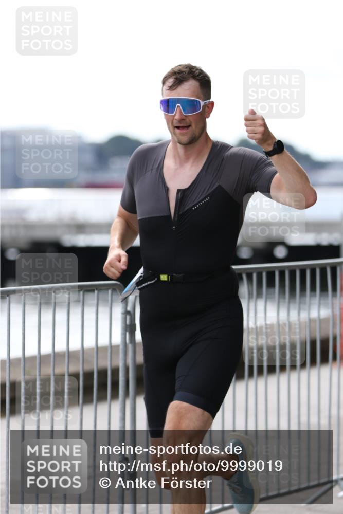 16.08.2026 - KN Förde Triathlon 2026 Antke Förster http://msf.ph/oto/9999019 16.08.2026 13:38:35 Laufen  meine-sportfotos.de