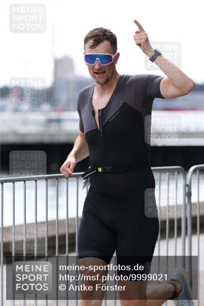 16.08.2026 - KN Förde Triathlon 2026 Antke Förster http://msf.ph/oto/9999021 16.08.2026 13:38:36 Laufen  meine-sportfotos.de