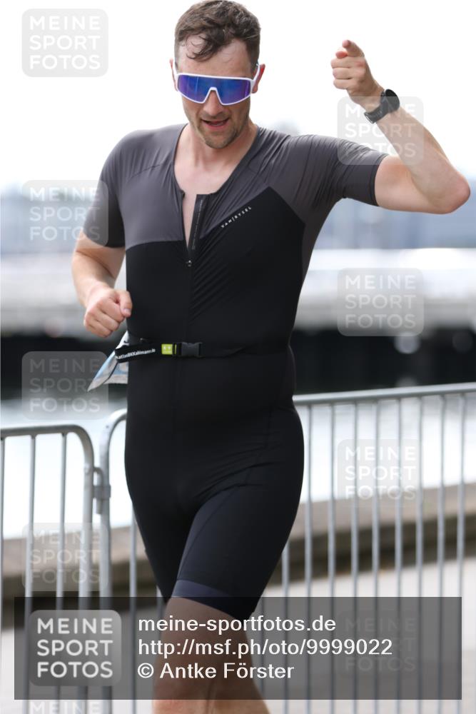 16.08.2026 - KN Förde Triathlon 2026 Antke Förster http://msf.ph/oto/9999022 16.08.2026 13:38:36 Laufen  meine-sportfotos.de