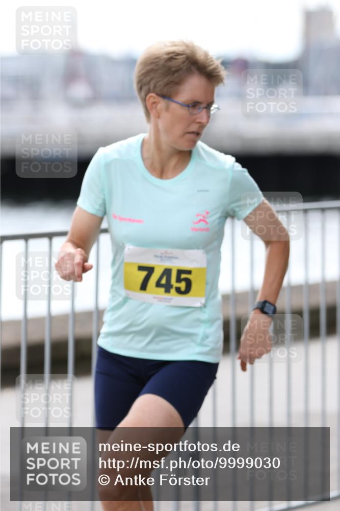 16.08.2026 - KN Förde Triathlon 2026 Antke Förster http://msf.ph/oto/9999030 16.08.2026 13:38:43 Laufen  meine-sportfotos.de