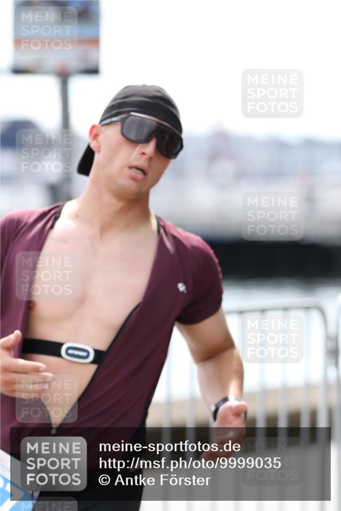 16.08.2026 - KN Förde Triathlon 2026 Antke Förster http://msf.ph/oto/9999035 16.08.2026 13:38:46 Laufen  meine-sportfotos.de