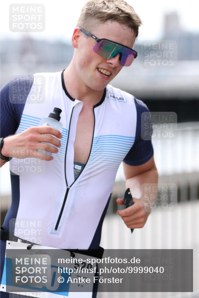 16.08.2026 - KN Förde Triathlon 2026 Antke Förster http://msf.ph/oto/9999040 16.08.2026 13:38:49 Laufen  meine-sportfotos.de