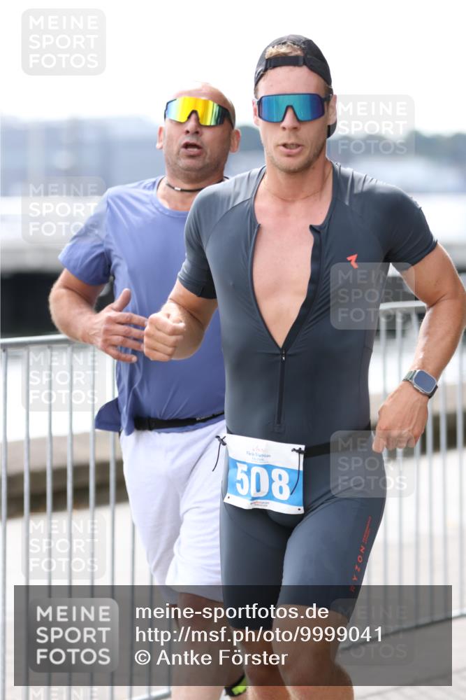 16.08.2026 - KN Förde Triathlon 2026 Antke Förster http://msf.ph/oto/9999041 16.08.2026 13:38:50 Laufen  meine-sportfotos.de
