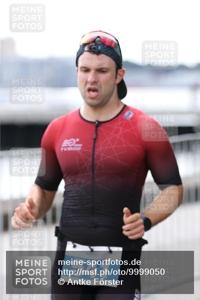 16.08.2026 - KN Förde Triathlon 2026 Antke Förster http://msf.ph/oto/9999050 16.08.2026 13:38:56 Laufen  meine-sportfotos.de