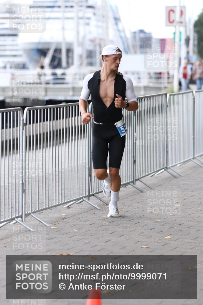 16.08.2026 - KN Förde Triathlon 2026 Antke Förster http://msf.ph/oto/9999071 16.08.2026 13:39:35 Laufen  meine-sportfotos.de