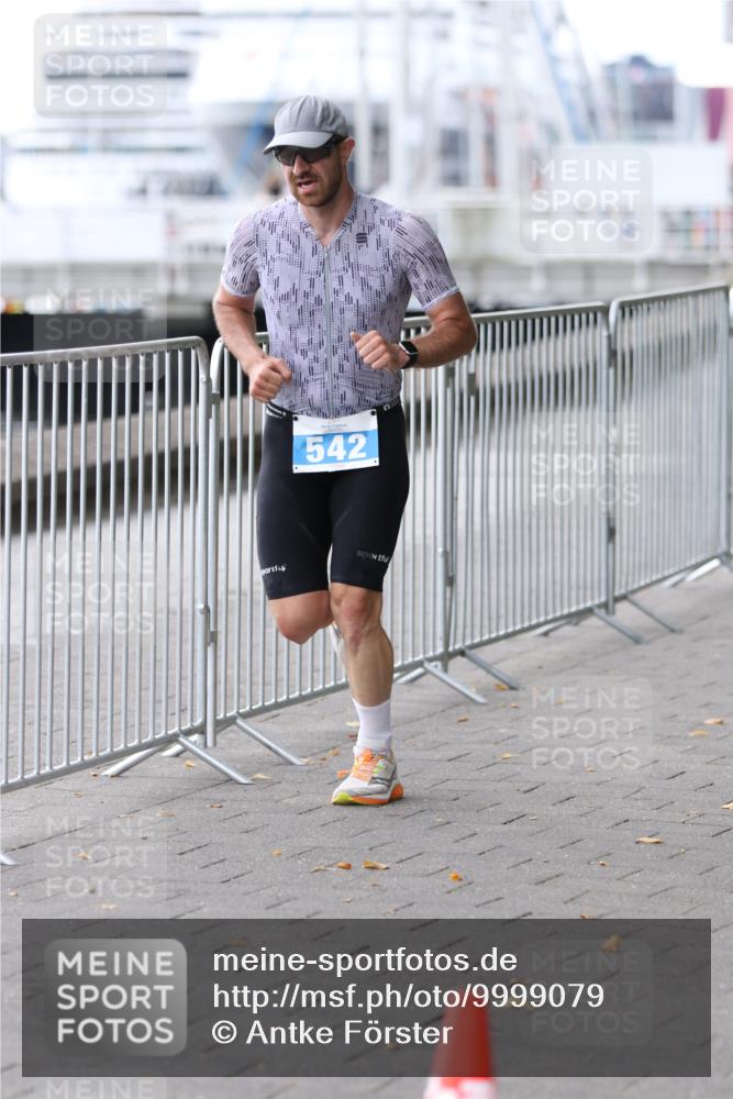 16.08.2026 - KN Förde Triathlon 2026 Antke Förster http://msf.ph/oto/9999079 16.08.2026 13:39:43 Laufen  meine-sportfotos.de