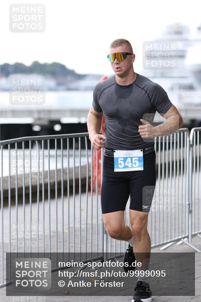 16.08.2026 - KN Förde Triathlon 2026 Antke Förster http://msf.ph/oto/9999095 16.08.2026 13:39:54 Laufen  meine-sportfotos.de