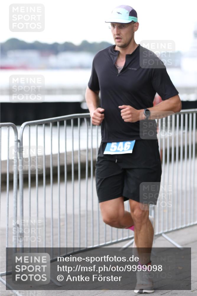 16.08.2026 - KN Förde Triathlon 2026 Antke Förster http://msf.ph/oto/9999098 16.08.2026 13:39:57 Laufen  meine-sportfotos.de
