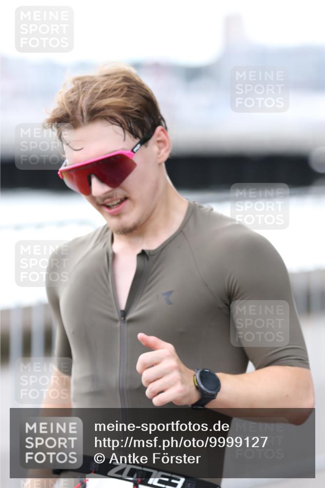 16.08.2026 - KN Förde Triathlon 2026 Antke Förster http://msf.ph/oto/9999127 16.08.2026 13:40:29 Laufen  meine-sportfotos.de