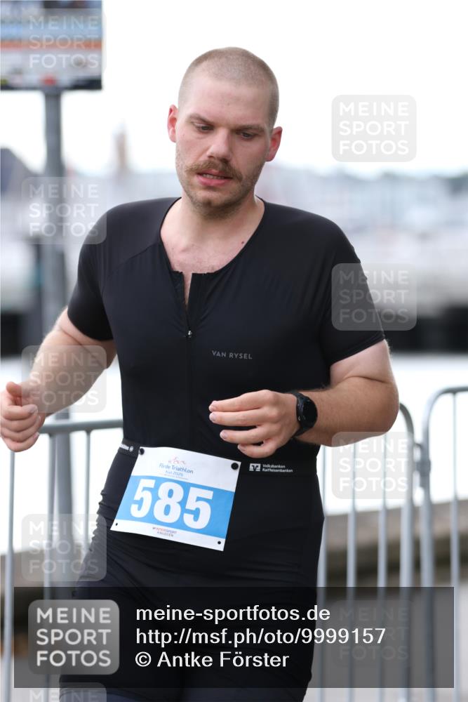 16.08.2026 - KN Förde Triathlon 2026 Antke Förster http://msf.ph/oto/9999157 16.08.2026 13:40:54 Laufen  meine-sportfotos.de