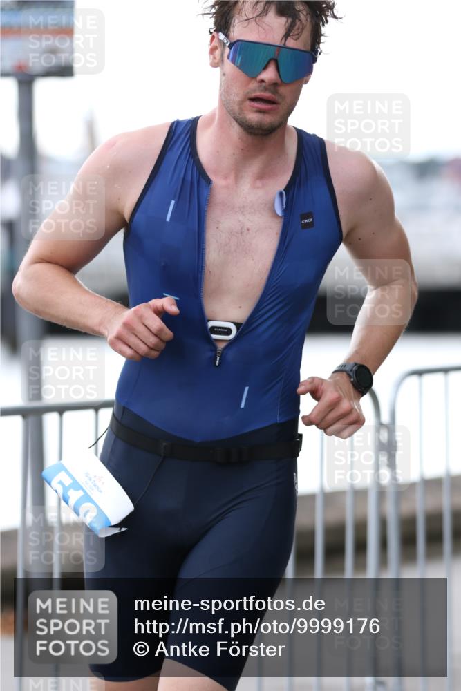 16.08.2026 - KN Förde Triathlon 2026 Antke Förster http://msf.ph/oto/9999176 16.08.2026 13:41:11 Laufen  meine-sportfotos.de