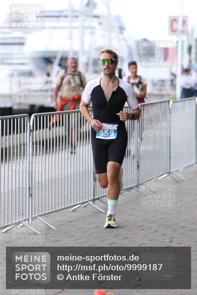 16.08.2026 - KN Förde Triathlon 2026 Antke Förster http://msf.ph/oto/9999187 16.08.2026 13:41:34 Laufen  meine-sportfotos.de