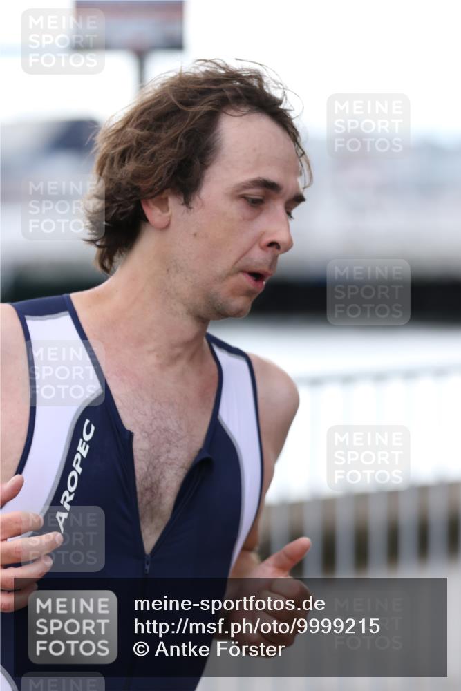 16.08.2026 - KN Förde Triathlon 2026 Antke Förster http://msf.ph/oto/9999215 16.08.2026 13:42:05 Laufen  meine-sportfotos.de