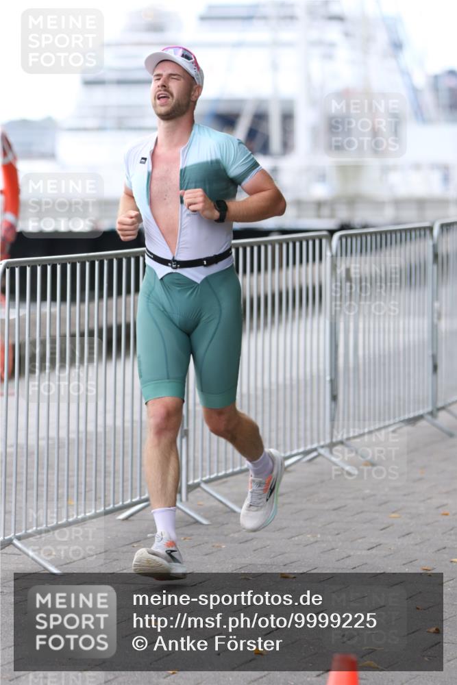 16.08.2026 - KN Förde Triathlon 2026 Antke Förster http://msf.ph/oto/9999225 16.08.2026 13:42:22 Laufen  meine-sportfotos.de