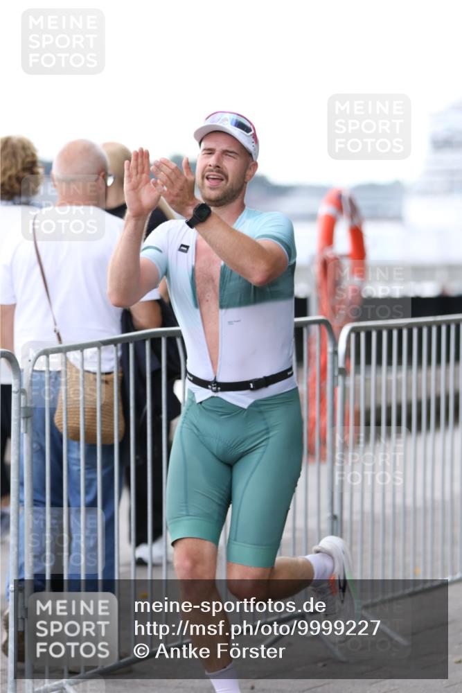 16.08.2026 - KN Förde Triathlon 2026 Antke Förster http://msf.ph/oto/9999227 16.08.2026 13:42:23 Laufen  meine-sportfotos.de