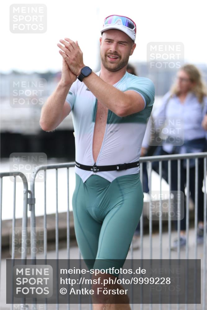 16.08.2026 - KN Förde Triathlon 2026 Antke Förster http://msf.ph/oto/9999228 16.08.2026 13:42:23 Laufen  meine-sportfotos.de
