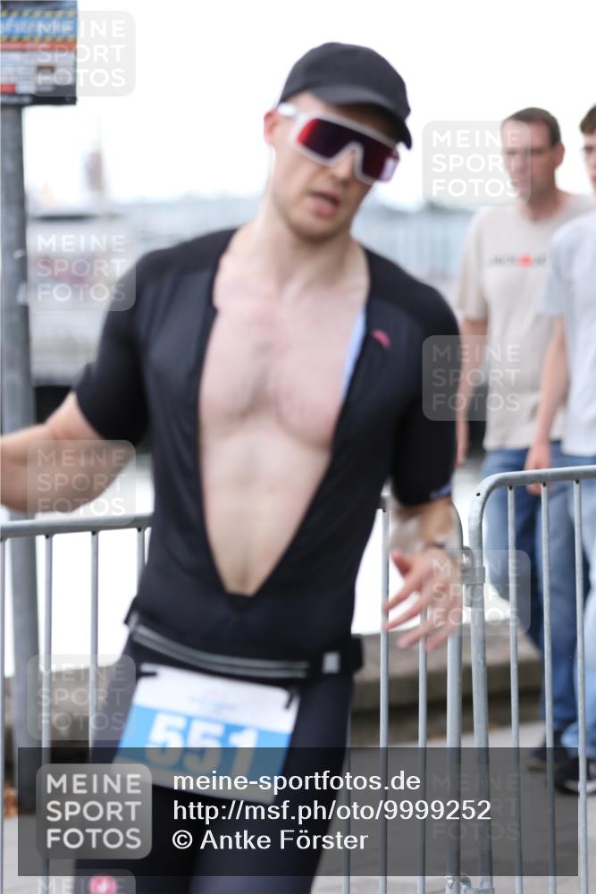 16.08.2026 - KN Förde Triathlon 2026 Antke Förster http://msf.ph/oto/9999252 16.08.2026 13:42:51 Laufen  meine-sportfotos.de