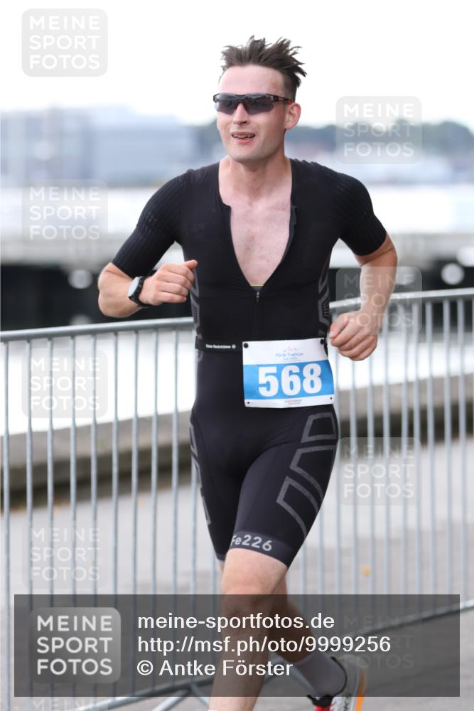 16.08.2026 - KN Förde Triathlon 2026 Antke Förster http://msf.ph/oto/9999256 16.08.2026 13:42:54 Laufen  meine-sportfotos.de