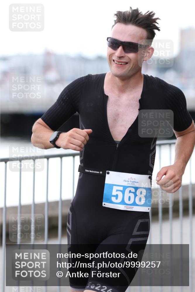 16.08.2026 - KN Förde Triathlon 2026 Antke Förster http://msf.ph/oto/9999257 16.08.2026 13:42:55 Laufen  meine-sportfotos.de