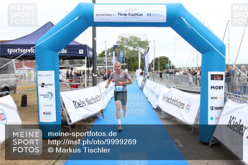 16.08.2026 - KN Förde Triathlon 2026 Markus Tischler http://msf.ph/oto/9999269 16.08.2026 12:13:41 Ziel 316, 316 meine-sportfotos.de
