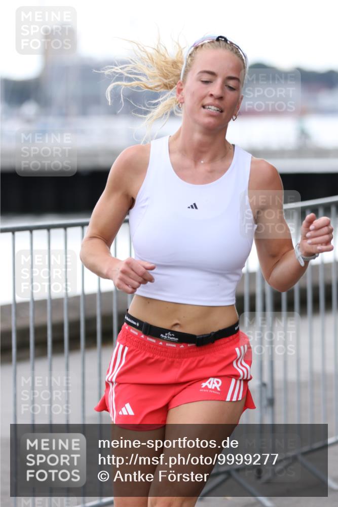 16.08.2026 - KN Förde Triathlon 2026 Antke Förster http://msf.ph/oto/9999277 16.08.2026 13:43:24 Laufen  meine-sportfotos.de
