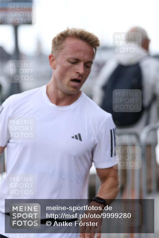 16.08.2026 - KN Förde Triathlon 2026 Antke Förster http://msf.ph/oto/9999280 16.08.2026 13:43:27 Laufen  meine-sportfotos.de