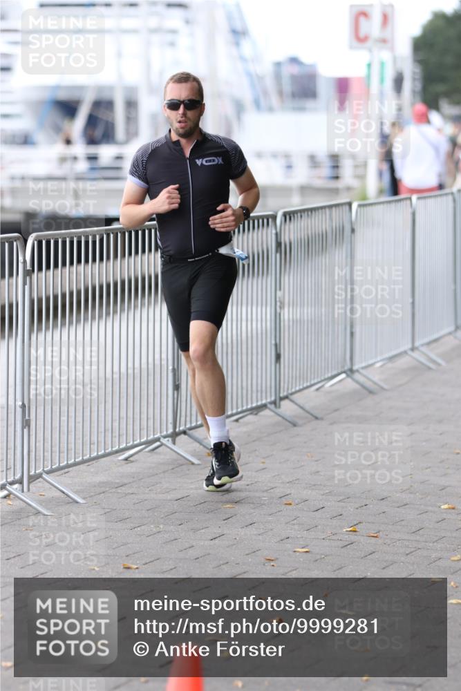 16.08.2026 - KN Förde Triathlon 2026 Antke Förster http://msf.ph/oto/9999281 16.08.2026 13:43:31 Laufen  meine-sportfotos.de