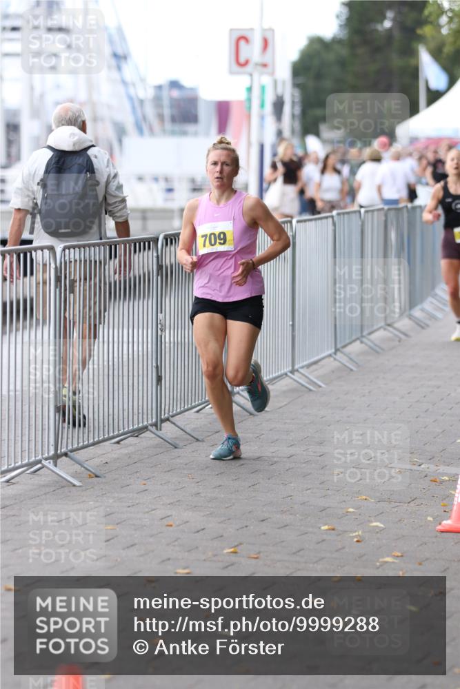 16.08.2026 - KN Förde Triathlon 2026 Antke Förster http://msf.ph/oto/9999288 16.08.2026 13:43:40 Laufen  meine-sportfotos.de