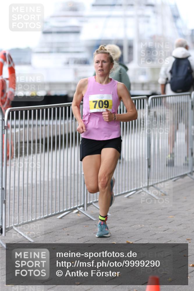 16.08.2026 - KN Förde Triathlon 2026 Antke Förster http://msf.ph/oto/9999290 16.08.2026 13:43:42 Laufen  meine-sportfotos.de