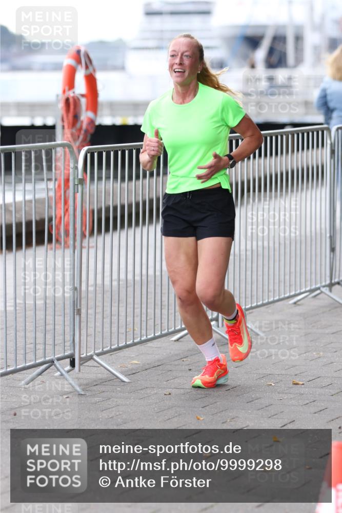 16.08.2026 - KN Förde Triathlon 2026 Antke Förster http://msf.ph/oto/9999298 16.08.2026 13:43:54 Laufen  meine-sportfotos.de
