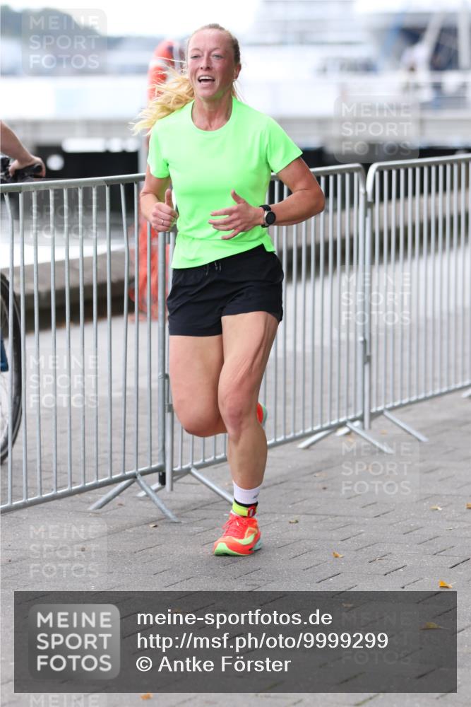16.08.2026 - KN Förde Triathlon 2026 Antke Förster http://msf.ph/oto/9999299 16.08.2026 13:43:54 Laufen  meine-sportfotos.de