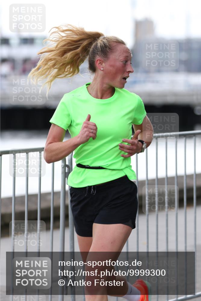 16.08.2026 - KN Förde Triathlon 2026 Antke Förster http://msf.ph/oto/9999300 16.08.2026 13:43:55 Laufen  meine-sportfotos.de