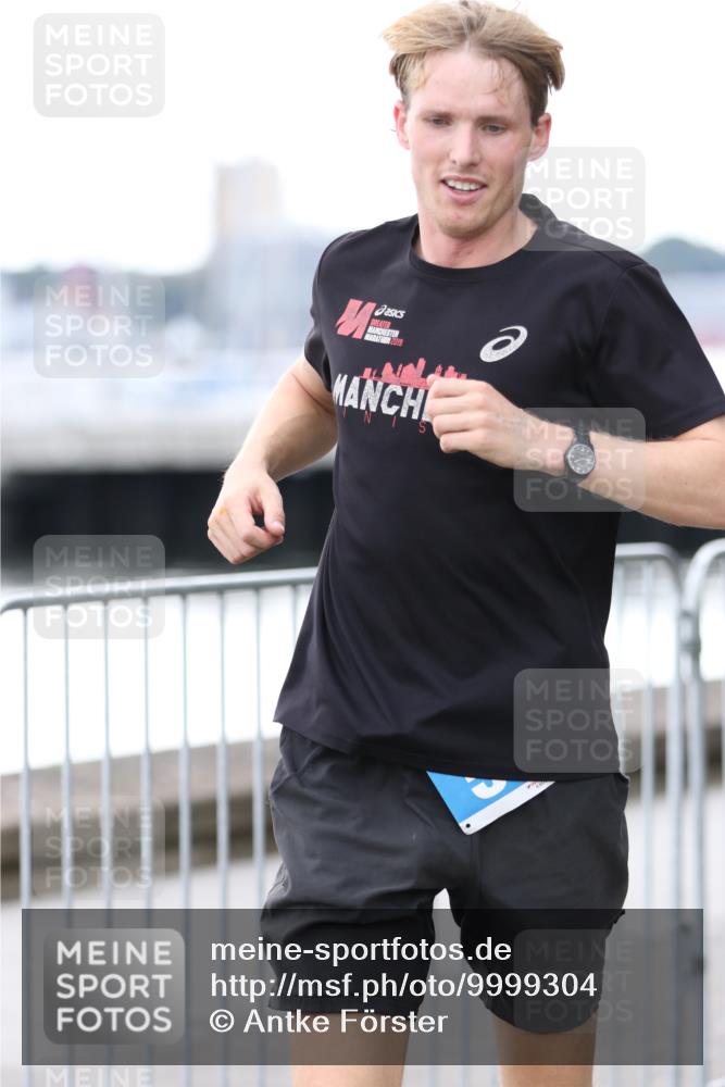 16.08.2026 - KN Förde Triathlon 2026 Antke Förster http://msf.ph/oto/9999304 16.08.2026 13:43:59 Laufen  meine-sportfotos.de