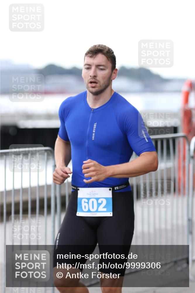 16.08.2026 - KN Förde Triathlon 2026 Antke Förster http://msf.ph/oto/9999306 16.08.2026 13:44:01 Laufen  meine-sportfotos.de
