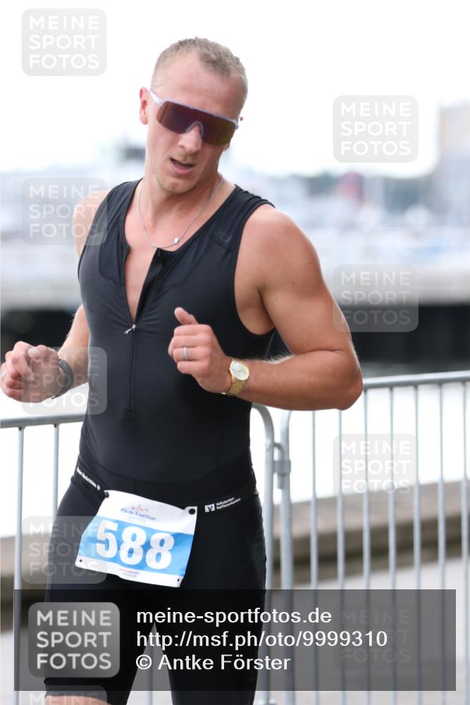16.08.2026 - KN Förde Triathlon 2026 Antke Förster http://msf.ph/oto/9999310 16.08.2026 13:44:04 Laufen  meine-sportfotos.de
