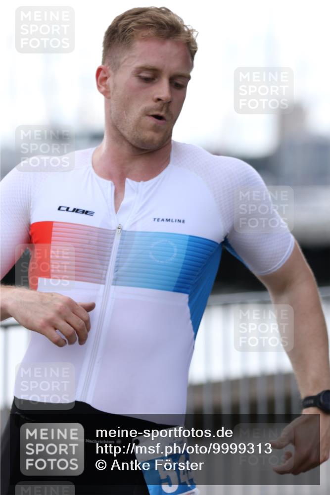 16.08.2026 - KN Förde Triathlon 2026 Antke Förster http://msf.ph/oto/9999313 16.08.2026 13:44:06 Laufen  meine-sportfotos.de