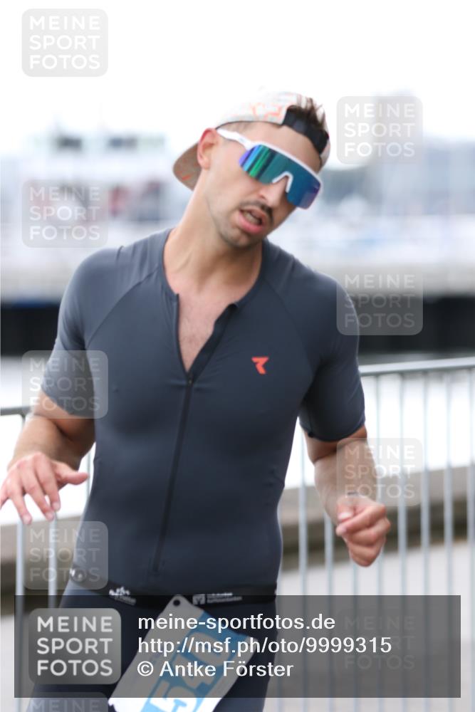 16.08.2026 - KN Förde Triathlon 2026 Antke Förster http://msf.ph/oto/9999315 16.08.2026 13:44:09 Laufen  meine-sportfotos.de