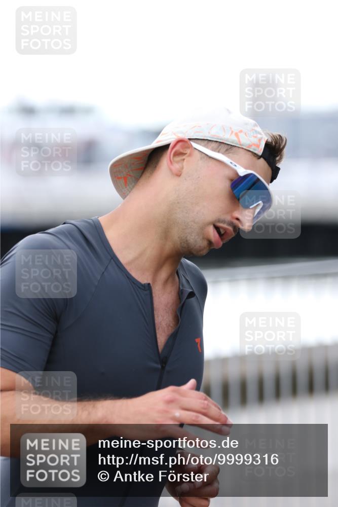 16.08.2026 - KN Förde Triathlon 2026 Antke Förster http://msf.ph/oto/9999316 16.08.2026 13:44:09 Laufen  meine-sportfotos.de