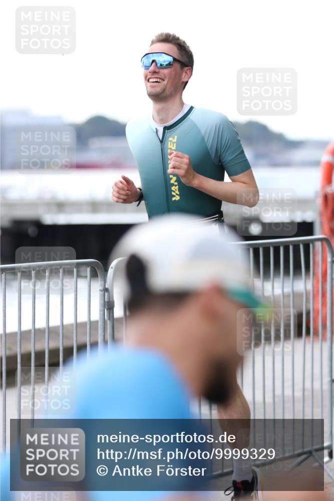 16.08.2026 - KN Förde Triathlon 2026 Antke Förster http://msf.ph/oto/9999329 16.08.2026 13:44:22 Laufen  meine-sportfotos.de