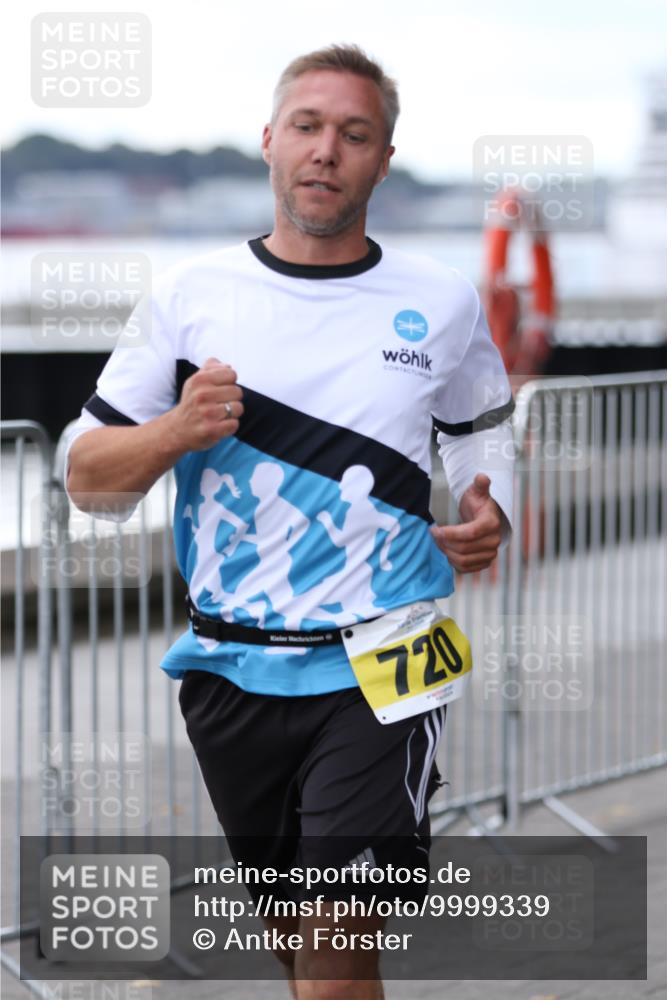 16.08.2026 - KN Förde Triathlon 2026 Antke Förster http://msf.ph/oto/9999339 16.08.2026 13:44:34 Laufen  meine-sportfotos.de